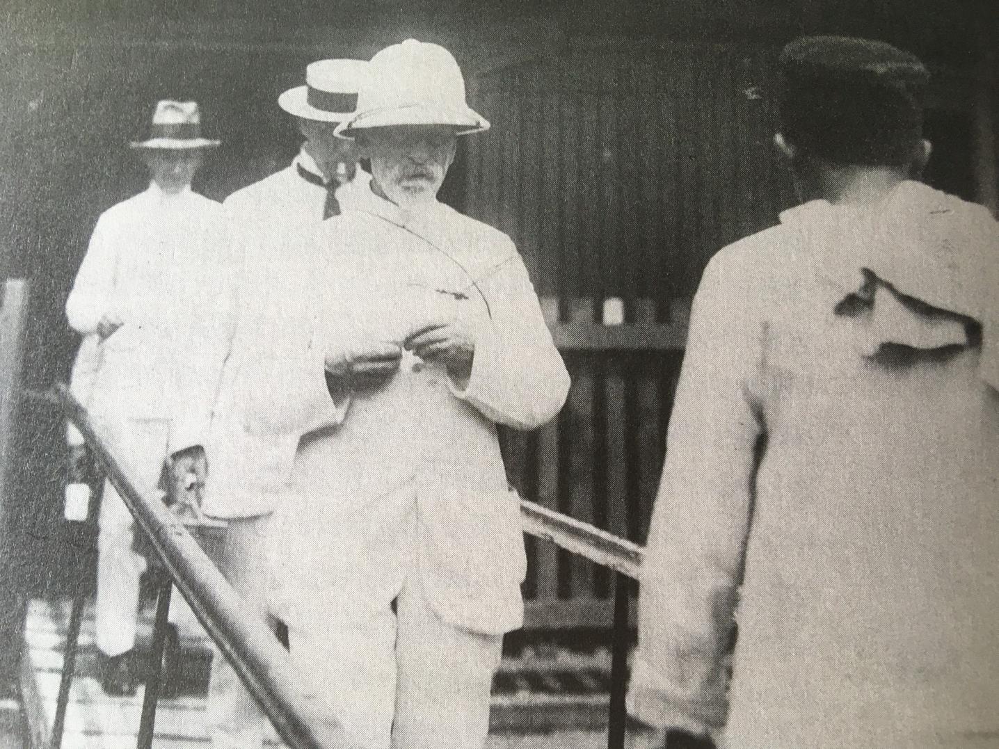 Berlage during his travels around the Dutch East Indies. Photo: archives of Berlage at Het Nieuwe Instituut