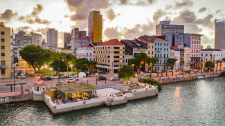 The Emperor’s Wharf in Recife, Brazil, with the Emperor’s Pier Ecotourism Station, containing a lookout, coffee and living space (photo: Thales Paiva)