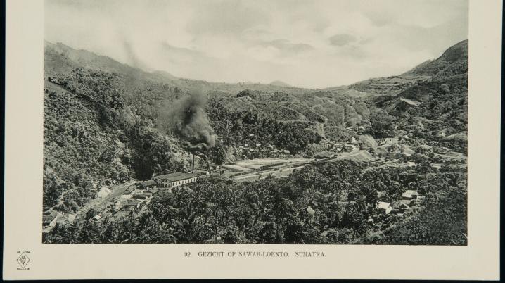 Gezicht over Sawahlunto, het berglandschap en de Ombilin steenkoolmijnen. Foto: Dhr. J. (Jean) Demmeni voor ANWB Toeristenbond voor Nederland